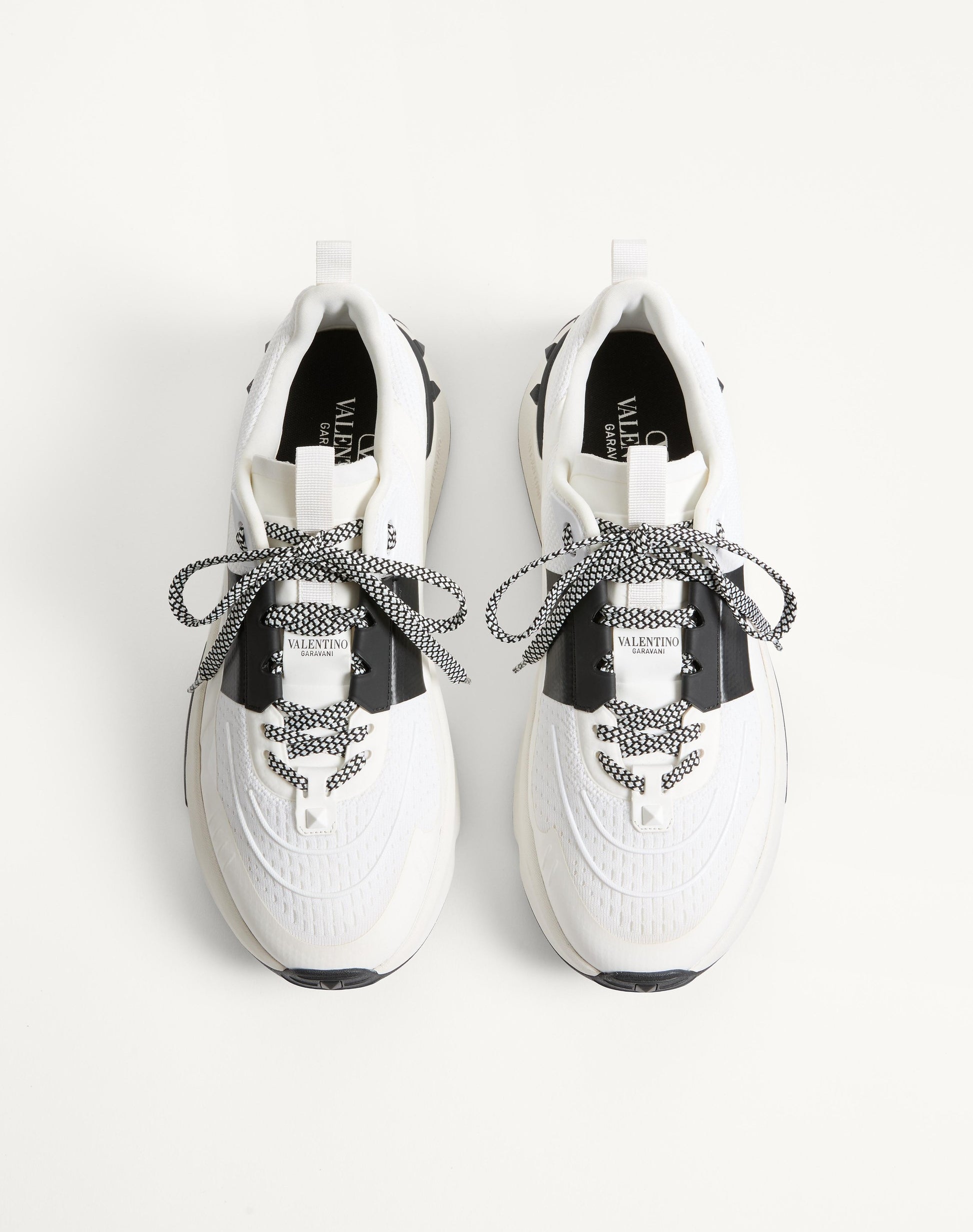 True Act Low Top Trainer In Mesh And Rubberised Fabric