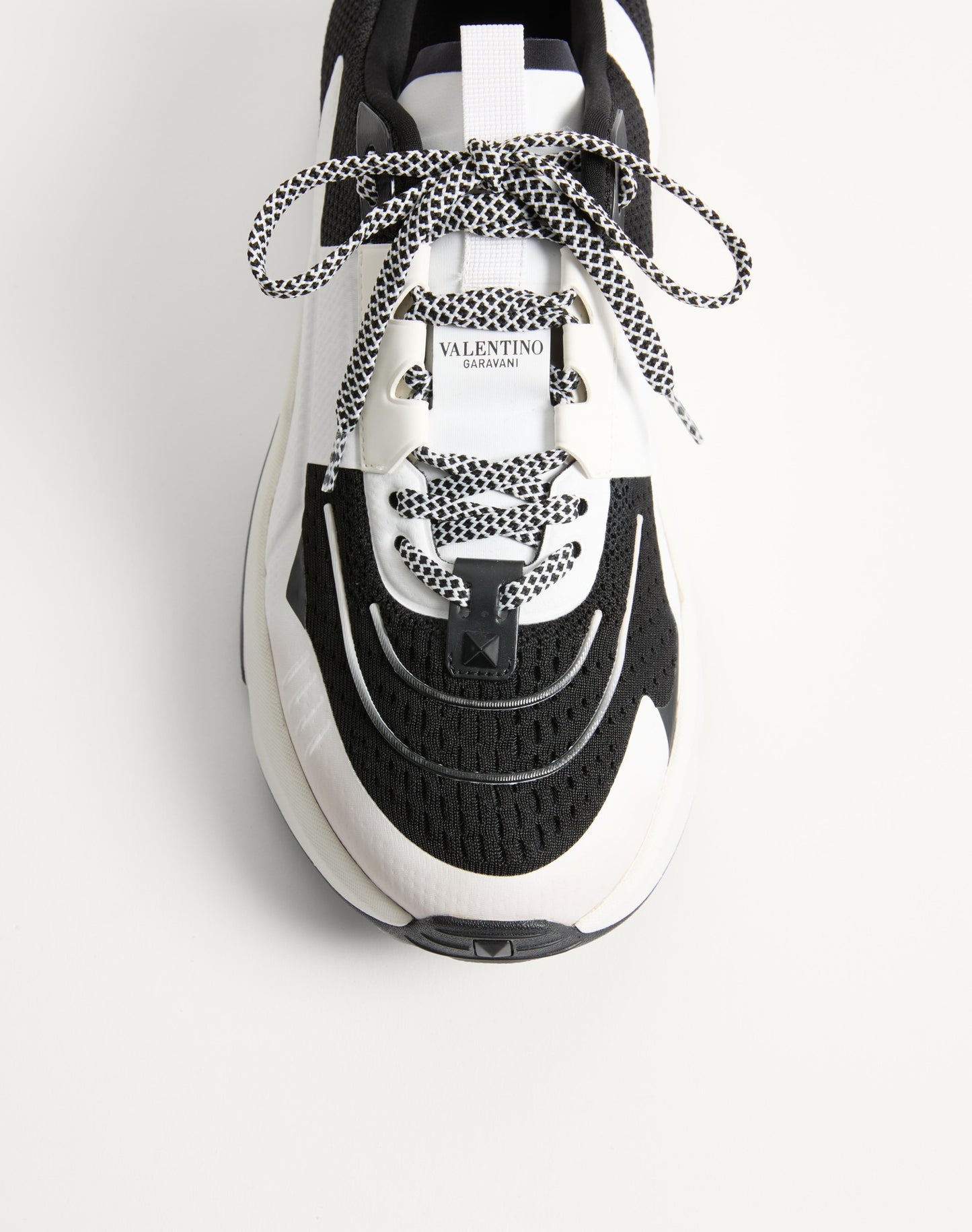 True Act Low Top Trainer In Mesh And Rubberised Fabric