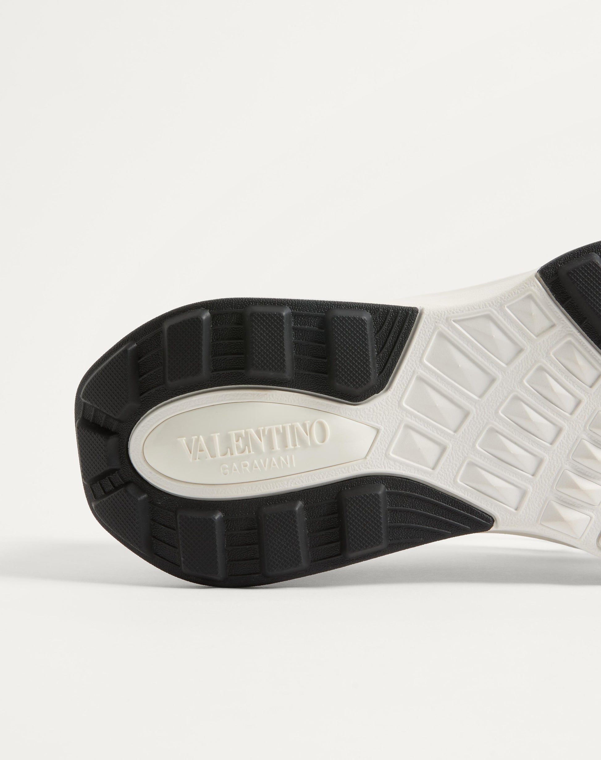 True Act Low Top Trainer In Mesh And Rubberised Fabric