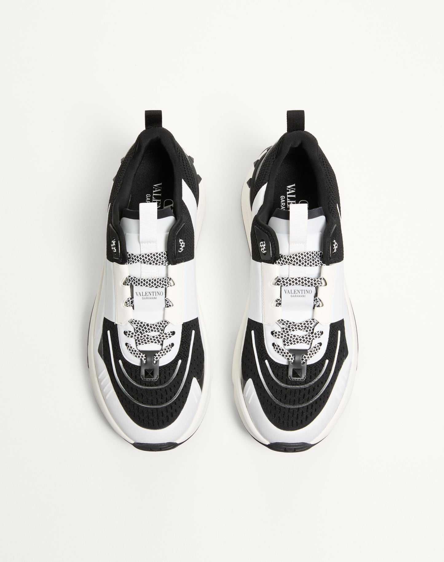 True Act Low Top Trainer In Mesh And Rubberised Fabric