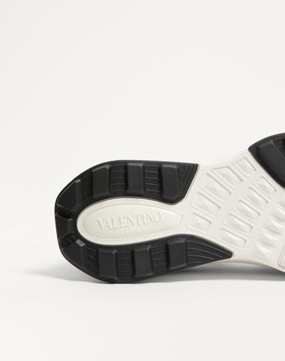 True Act Low Top Trainer In Mesh And Rubberised Fabric