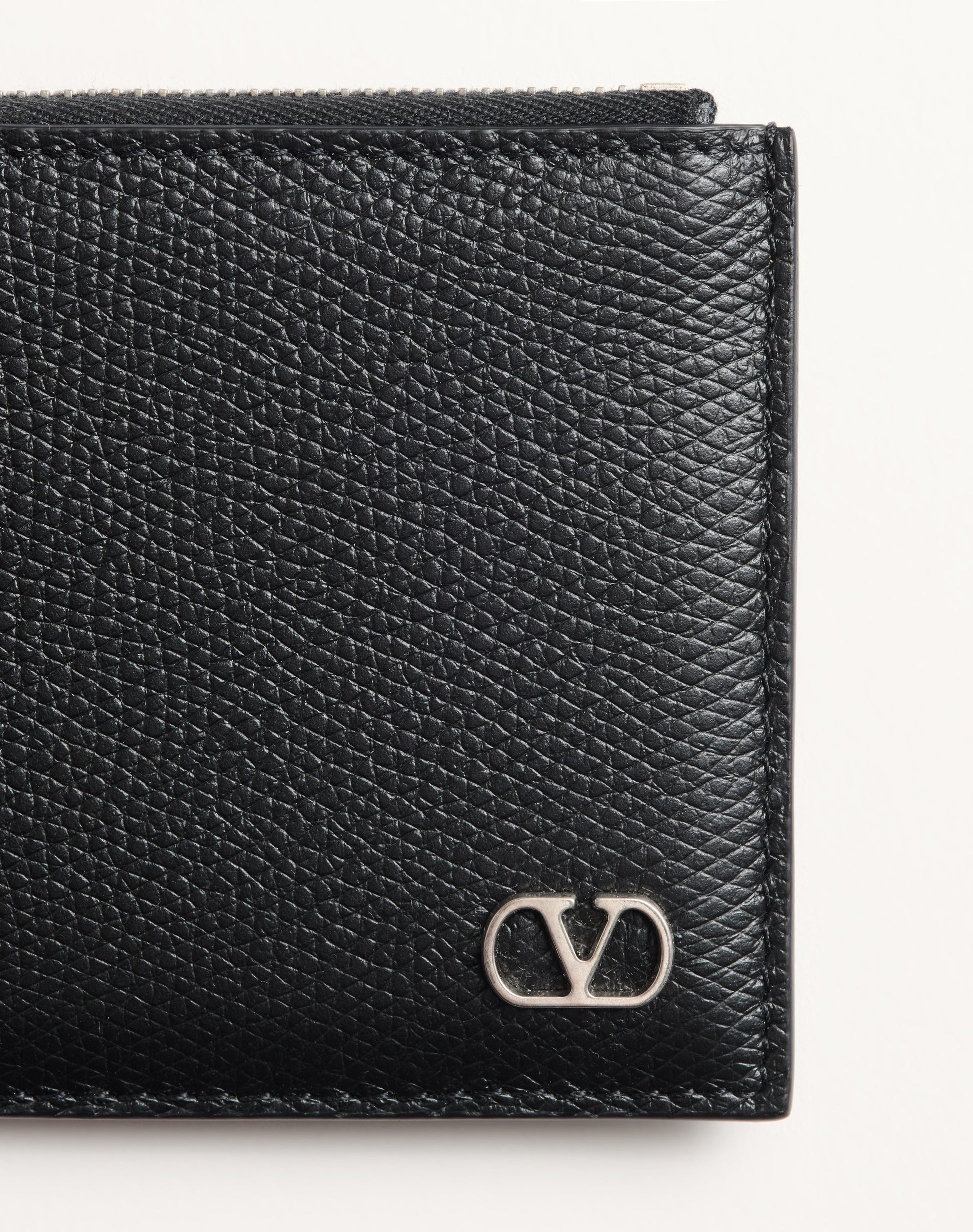 Valentino Garavani Vlogo Signature Cardholder In Grainy Calfskin