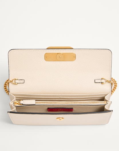 Vlogo Signature Grainy Calfskin Wallet With Chain
