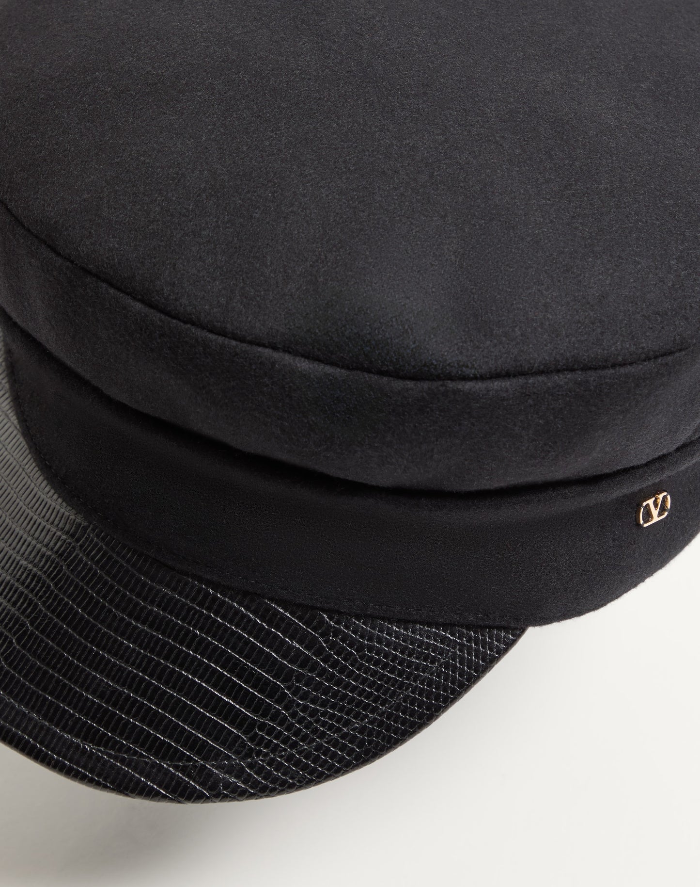 Vlogo Signature Wool Cap With Leather Visor