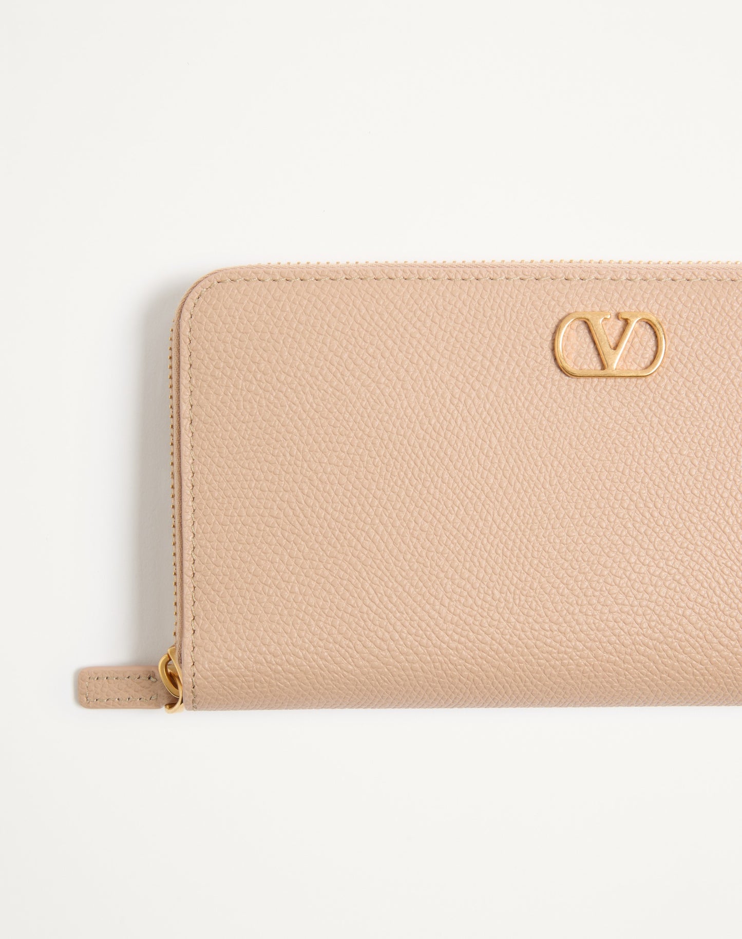 Vlogo Signature Zip Wallet In Grainy Calfskin