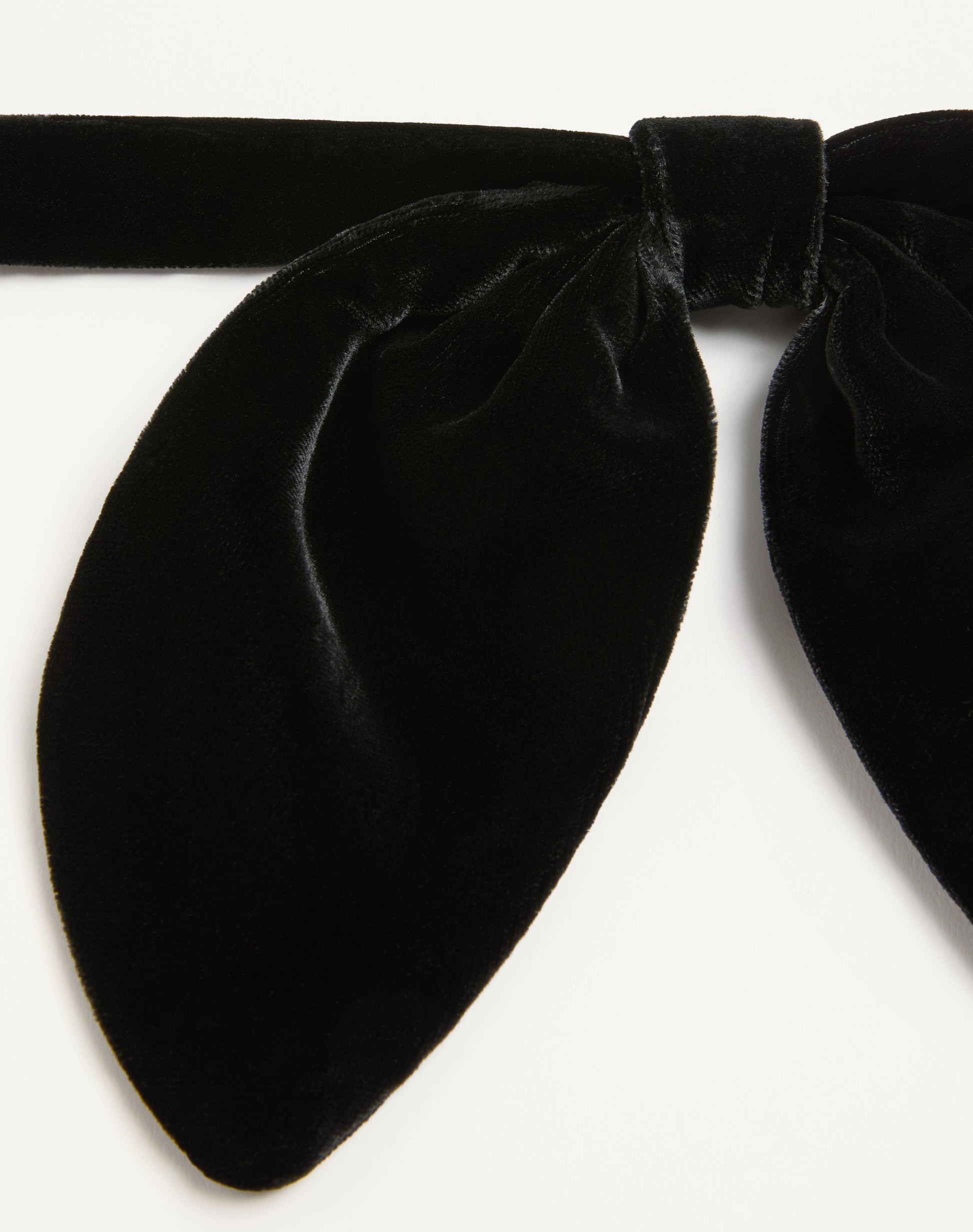 Valentie Velvet Bow Tie