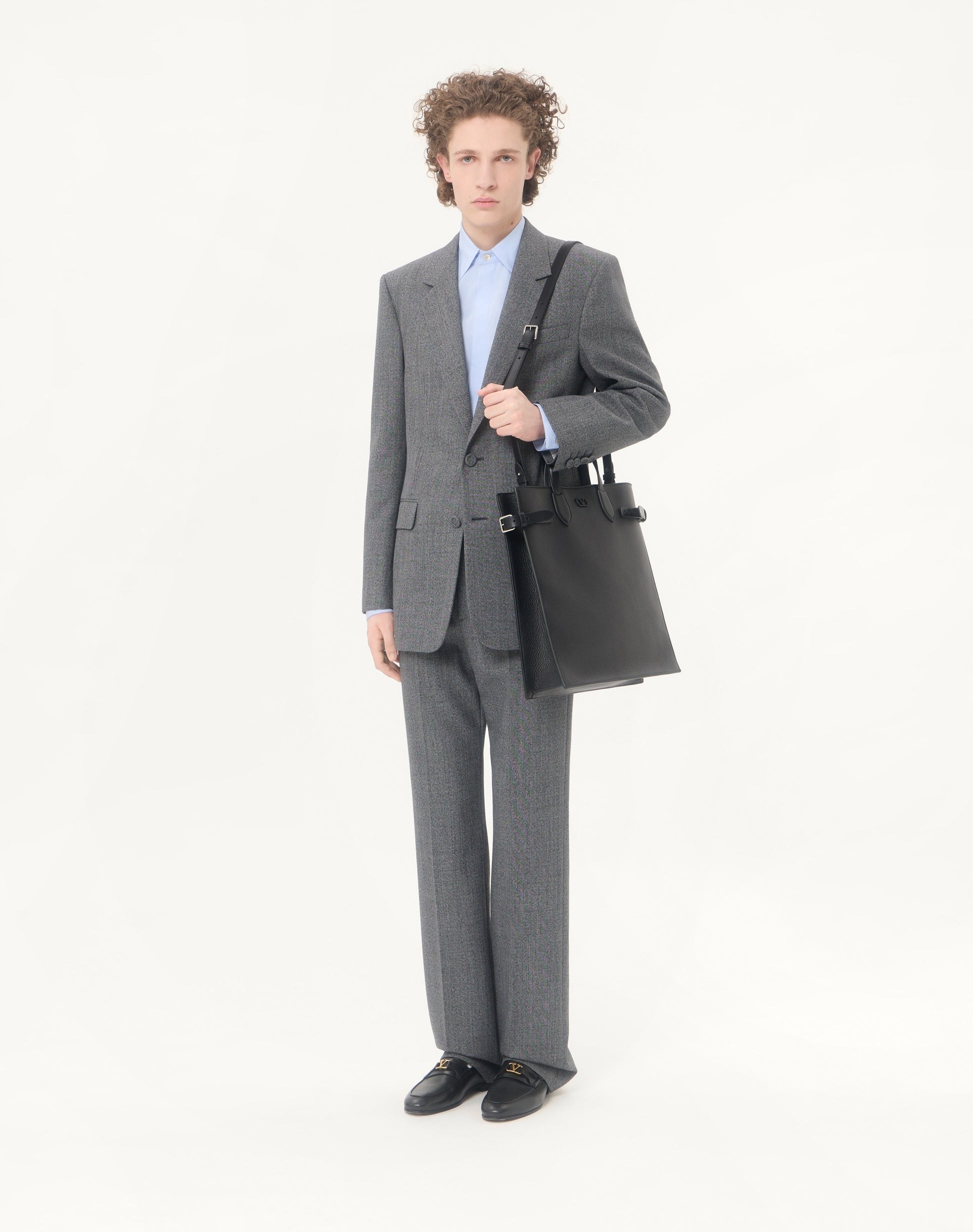 Valentino Garavani Antibes Medium Tote Bag In Grained Leather