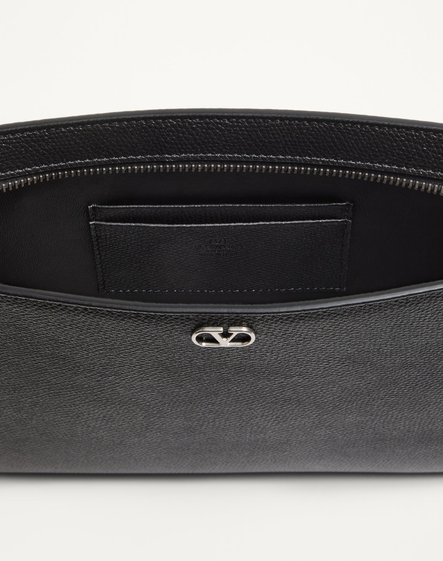 Valentino Garavani Vlogo Signature Grainy Calfskin Pouch