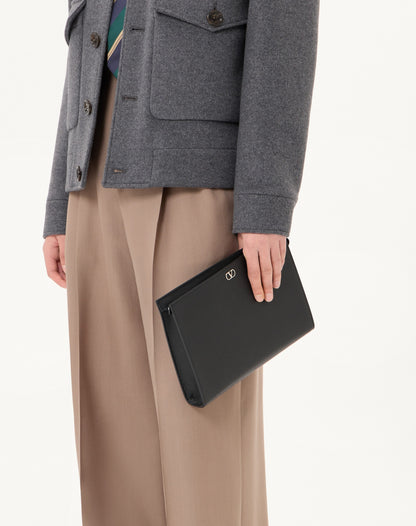 Valentino Garavani Vlogo Signature Grainy Calfskin Pouch
