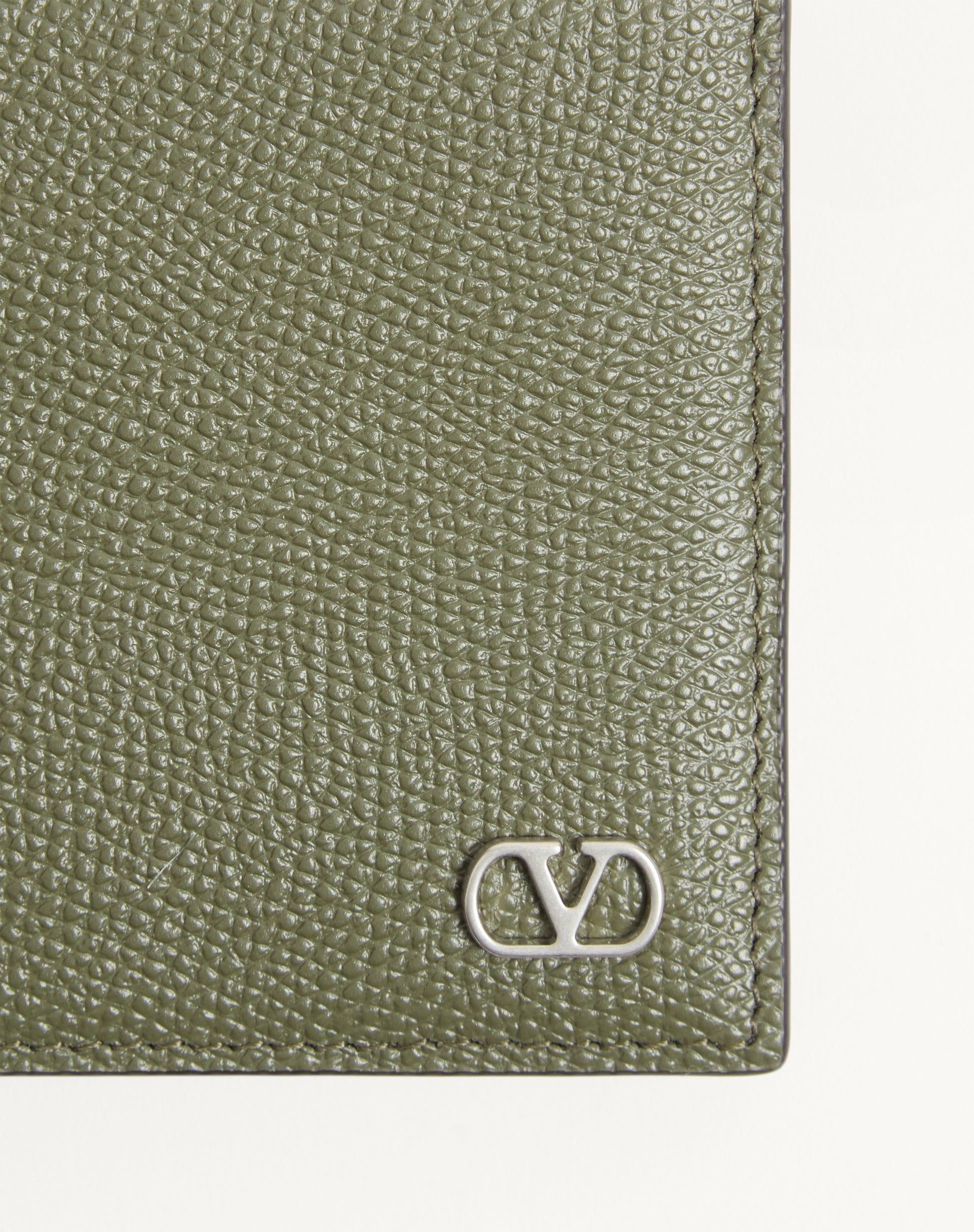 Valentino Garavani Vlogo Signature Grainy Calfskin Wallet