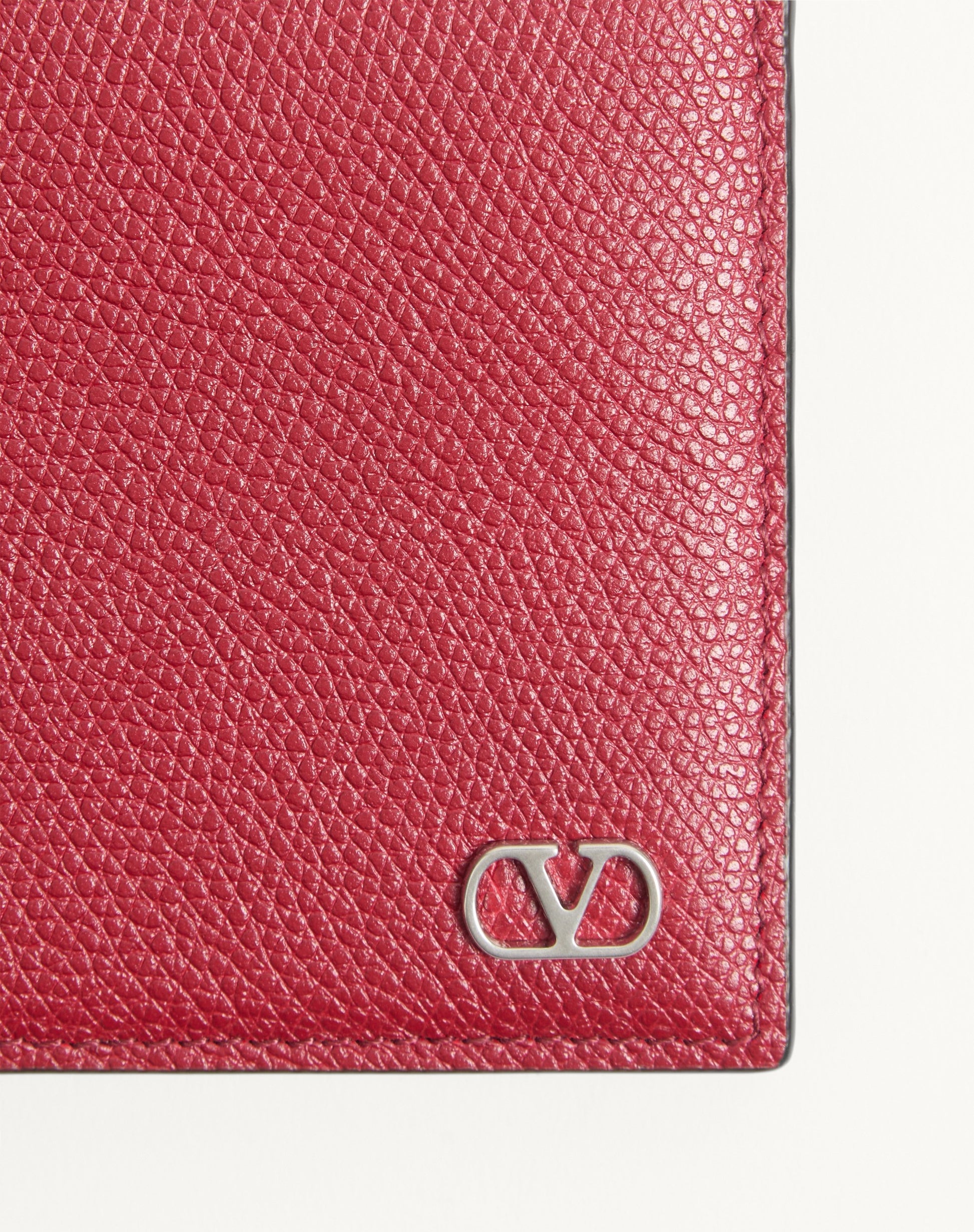 Valentino Garavani Vlogo Signature Grainy Calfskin Wallet
