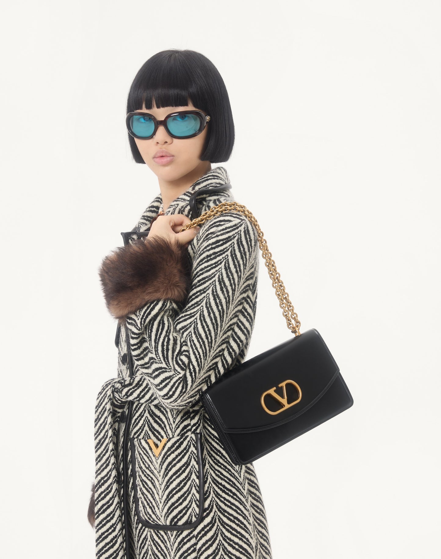 Valentino Garavani Vain Shoulder Bag In Shiny Calfskin