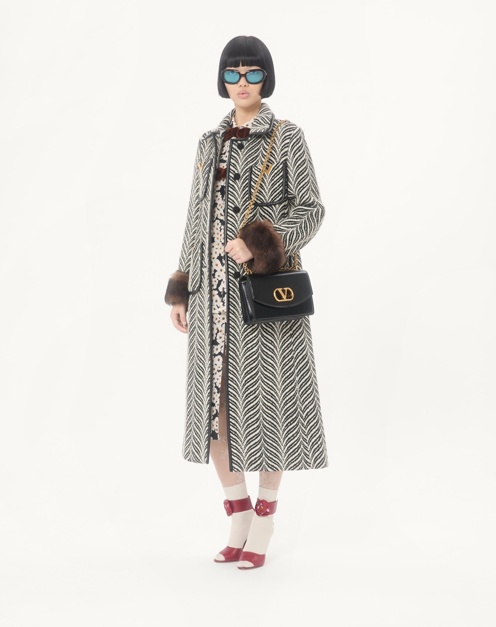 Valentino Garavani Vain Shoulder Bag In Shiny Calfskin