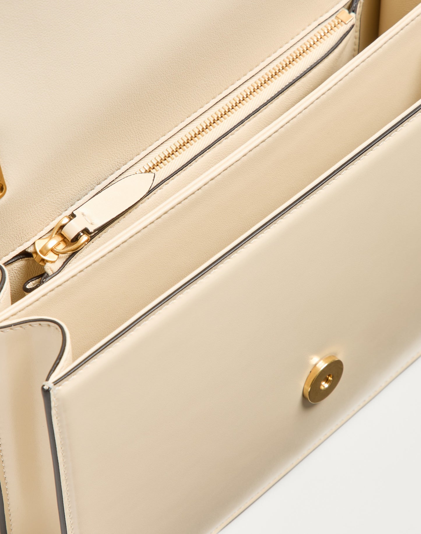 Valentino Garavani Vain Shoulder Bag In Shiny Calfskin