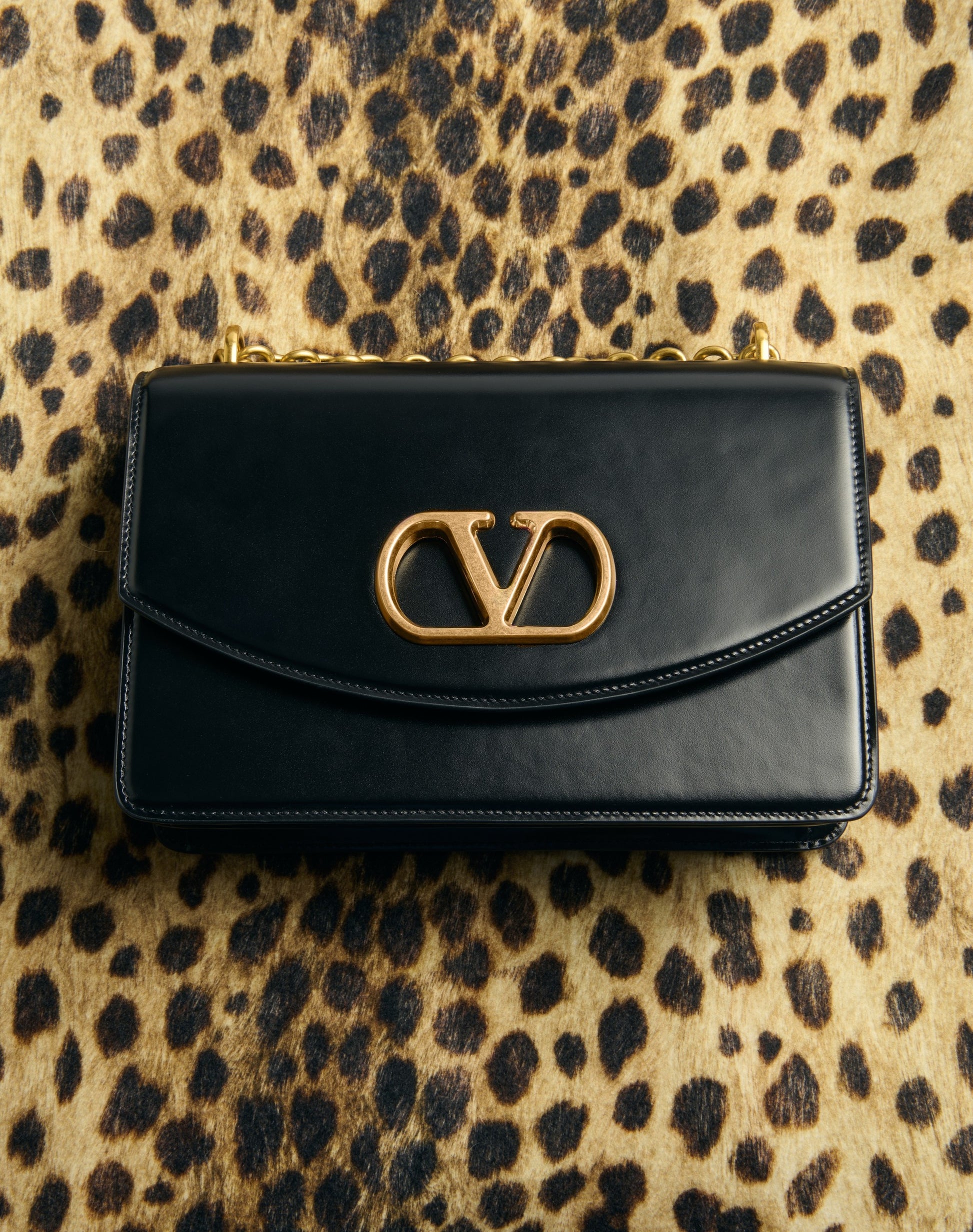 Valentino Garavani Vain Shoulder Bag In Shiny Calfskin