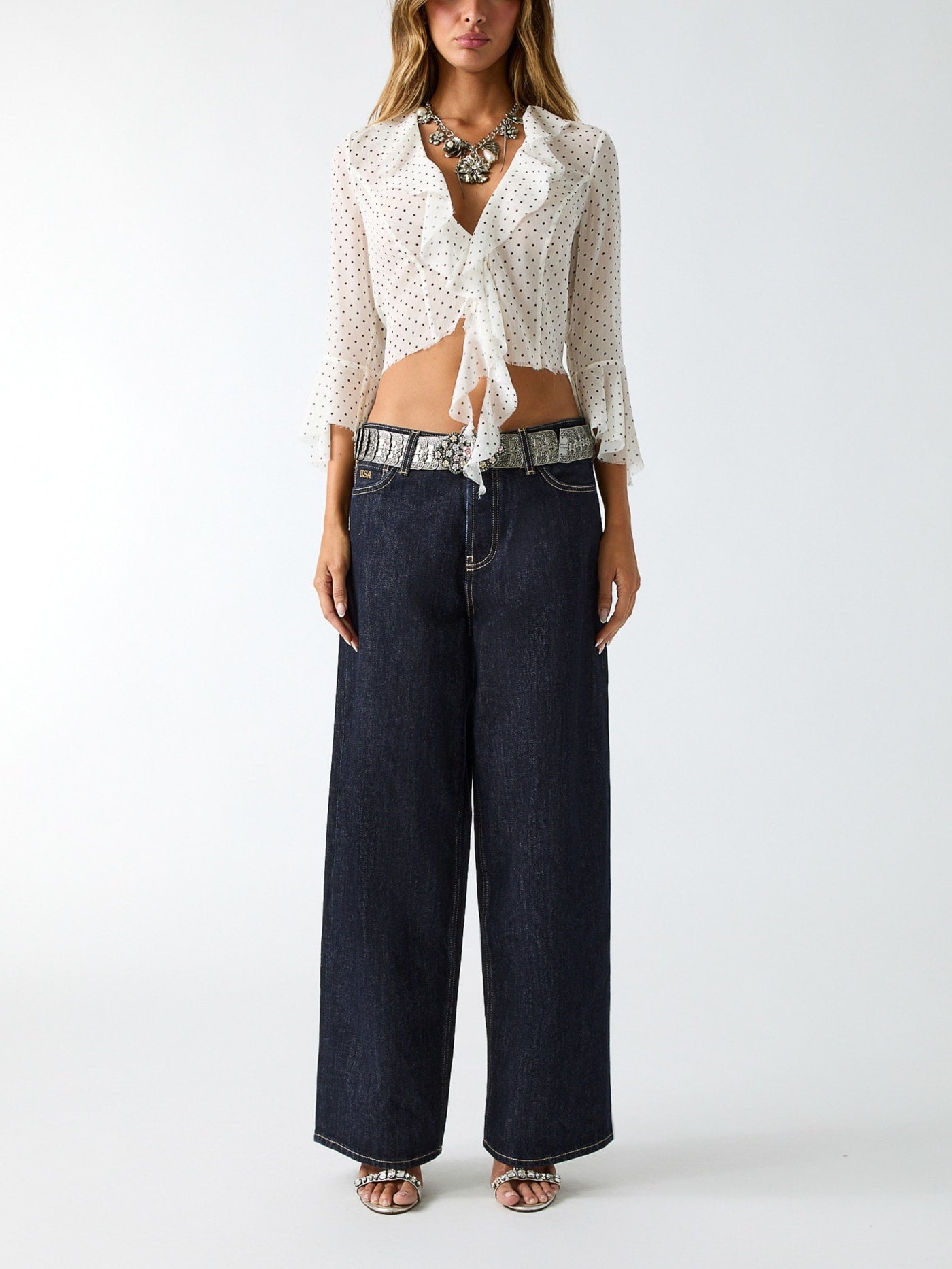 Mid rise loose fit jeans