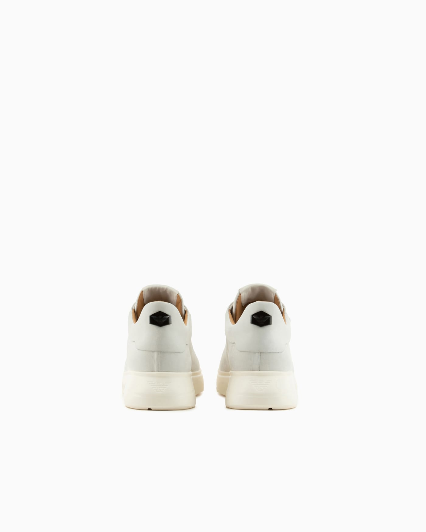 Sneaker with knurled soles in nubuck leather Essential