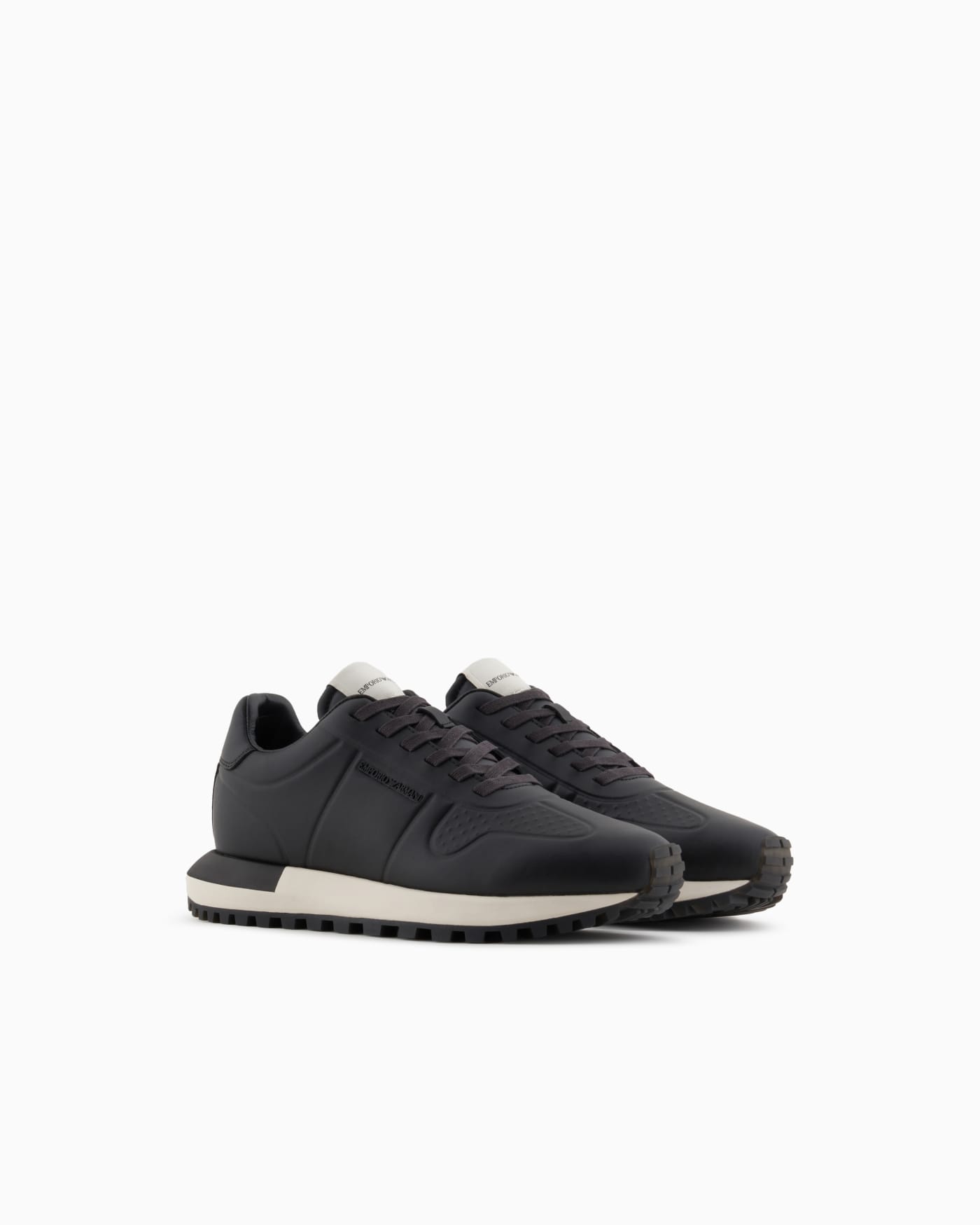 Leather sneakers with thermoformed details