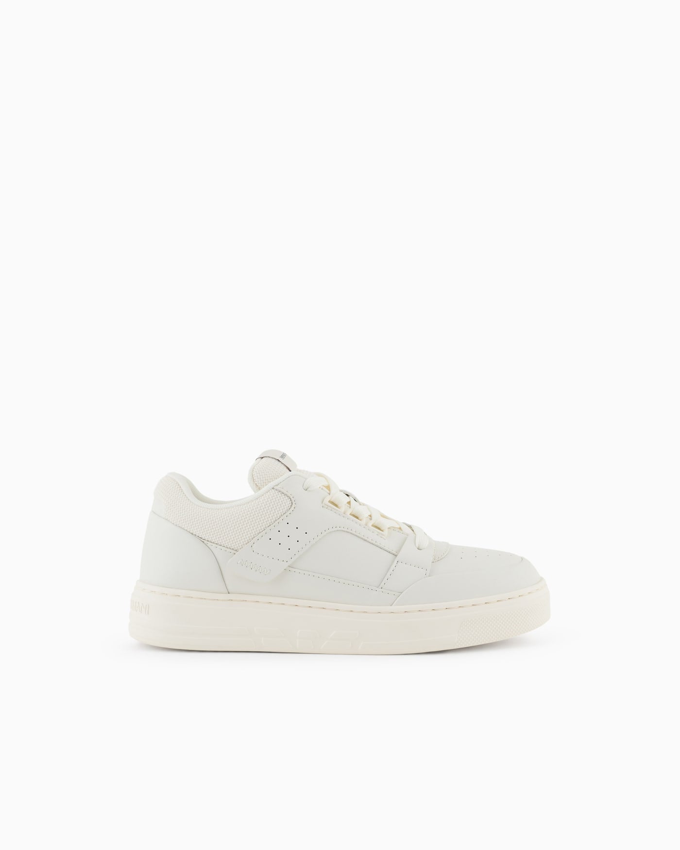 Leather and mesh sneakers with contrasting details