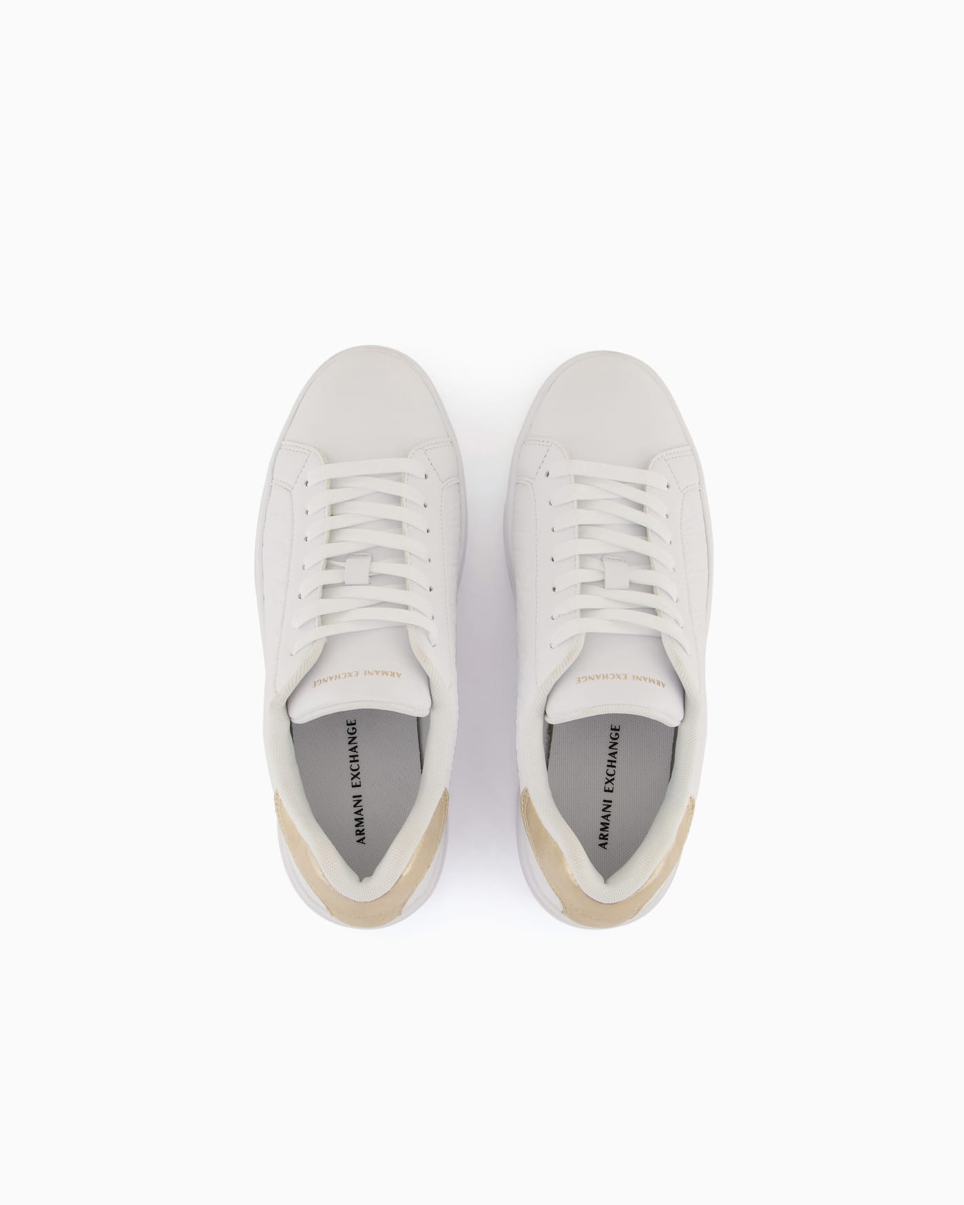 Low-top sneakers with embossed pattern and contrast heel