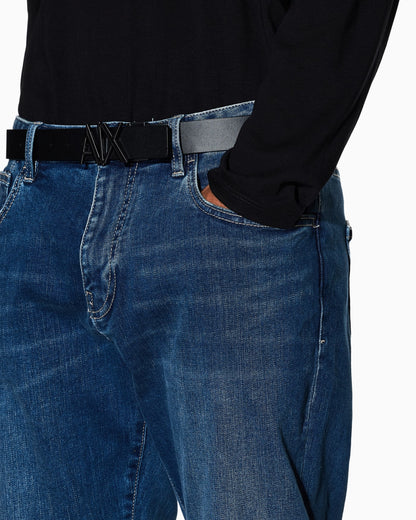 Straight fit light wash jeans man