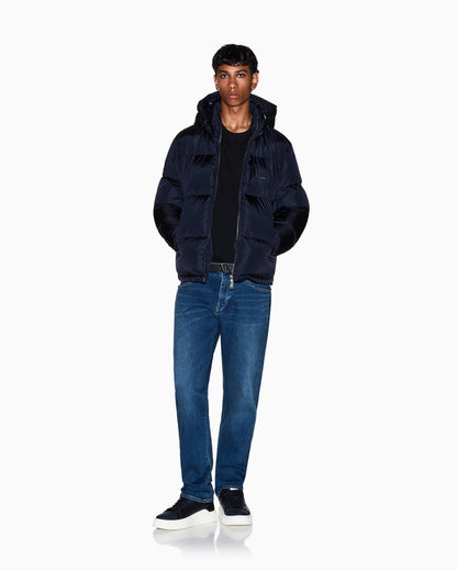 Straight fit light wash jeans man