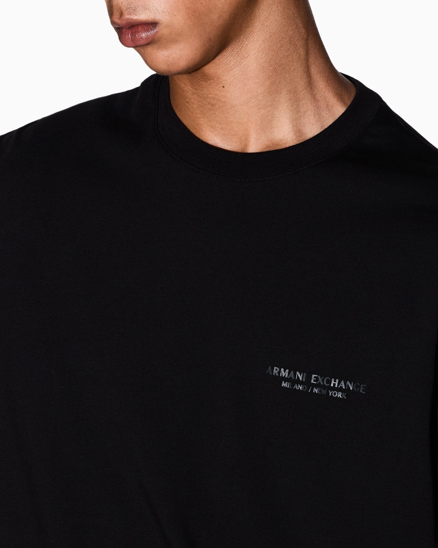 Regular fit cotton t-shirt with a chest logo Essential