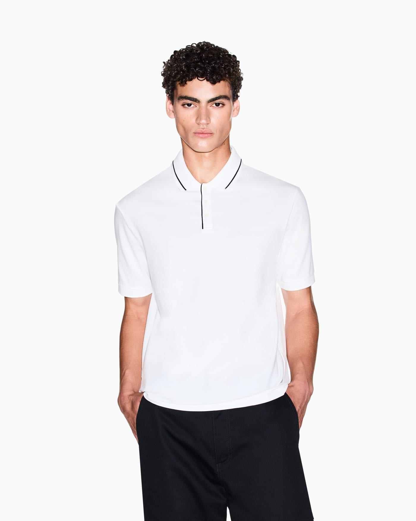 Contrast piping polo man