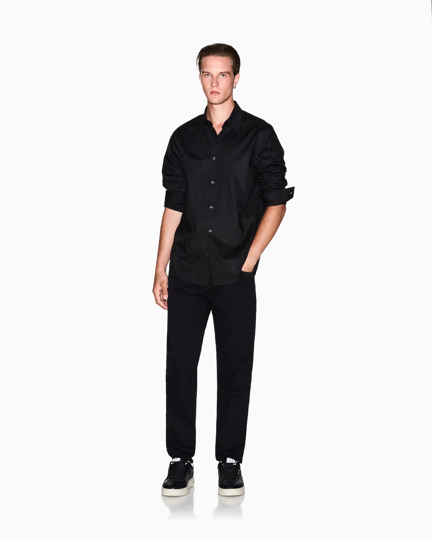 Regular fit button-up shirt in cotton jacquard Essential