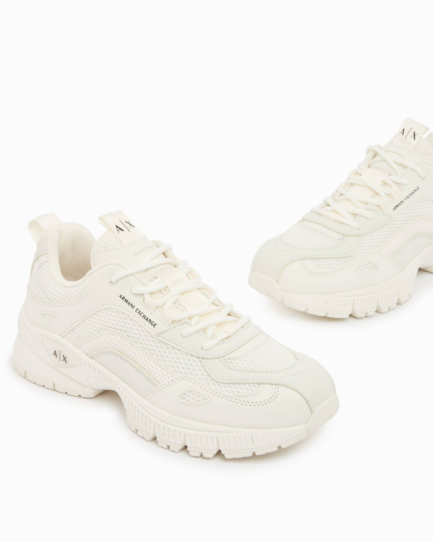 Sneakers in microsuede and mesh