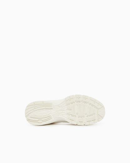 Sneakers in microsuede and mesh