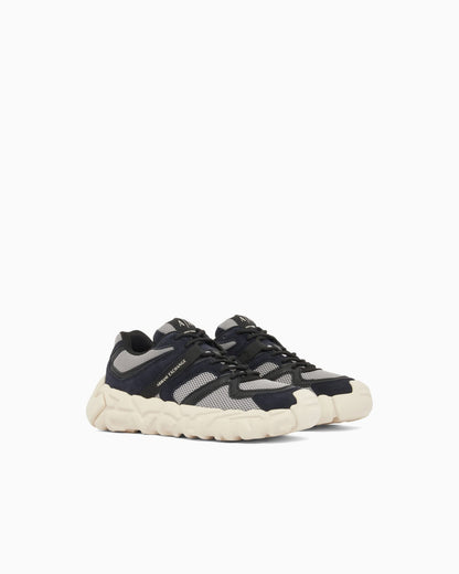 Sneakers with oversized sole and contrasting inserts