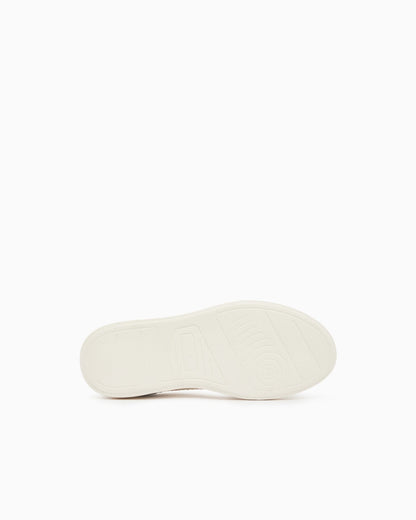 Sneakers with suede inserts