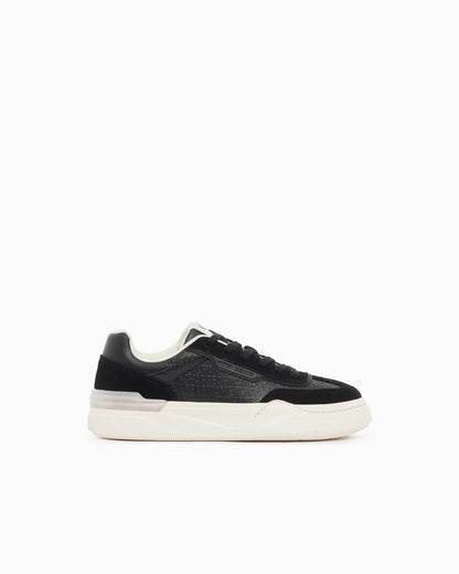 Sneakers with suede inserts
