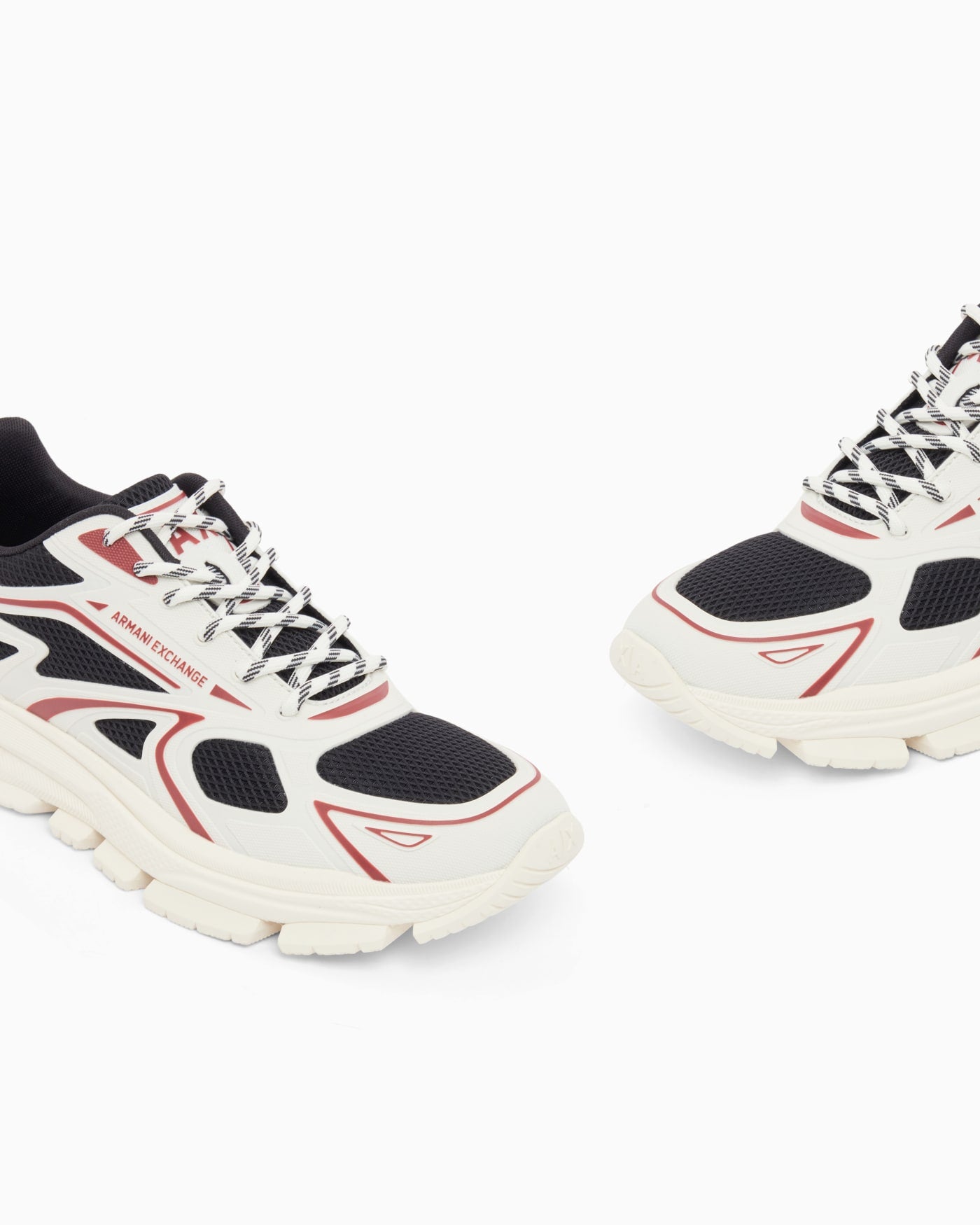 Sneakers in mesh with metallic details