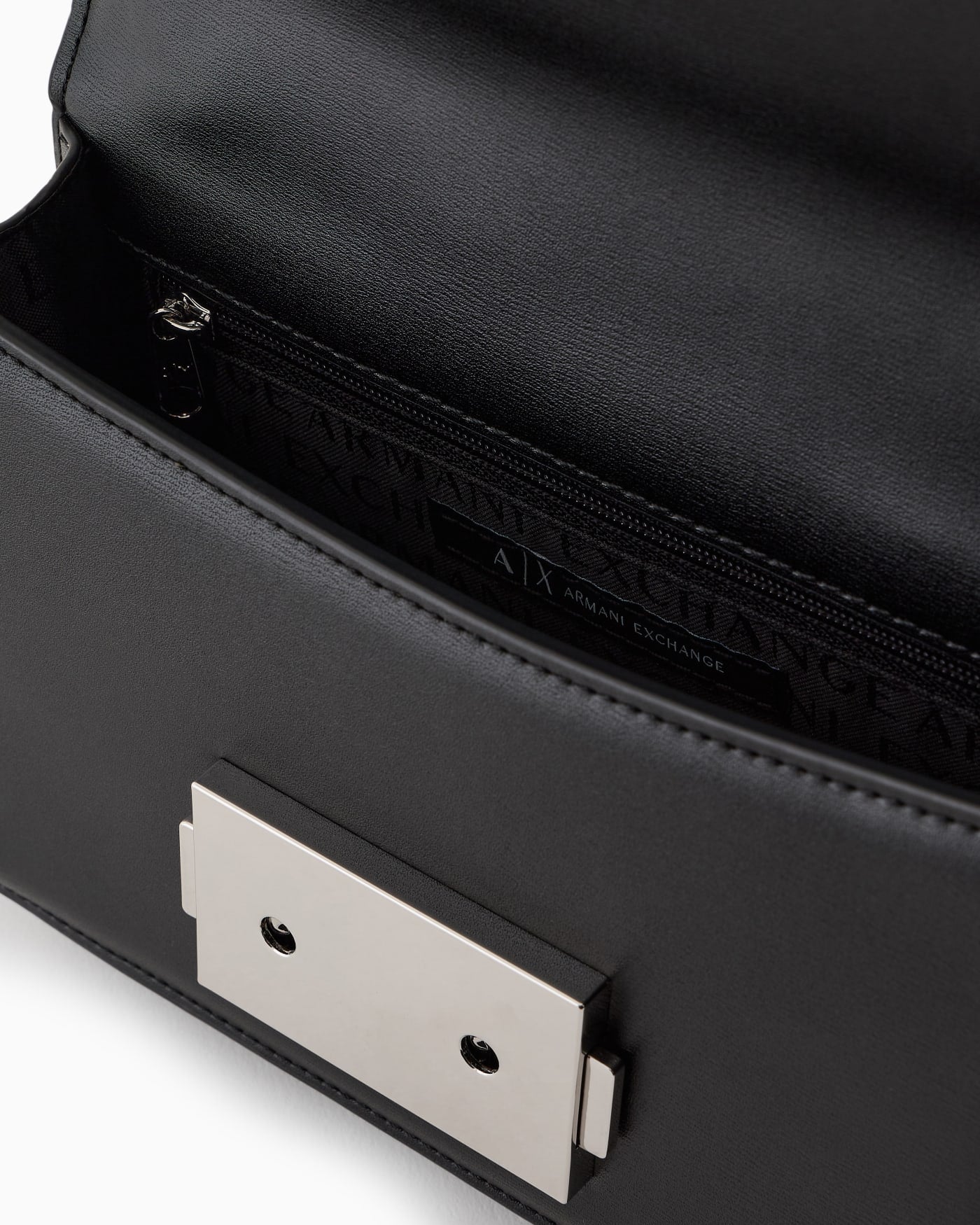 Crossbody bag with chain strap for woman
