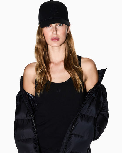 Cotton twill baseball cap with an embroidered logo Icon