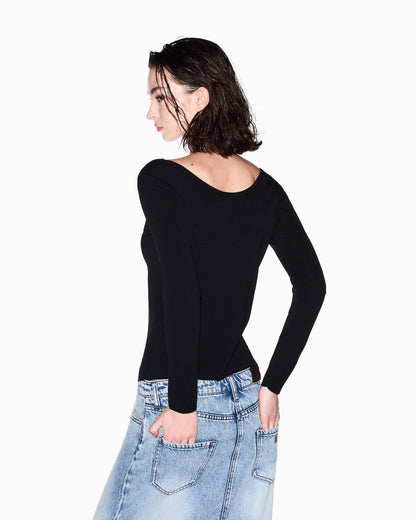 Long-sleeved boat neck sweater