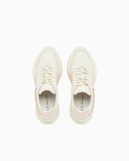 Technical mesh sneaker with thick sole and chain