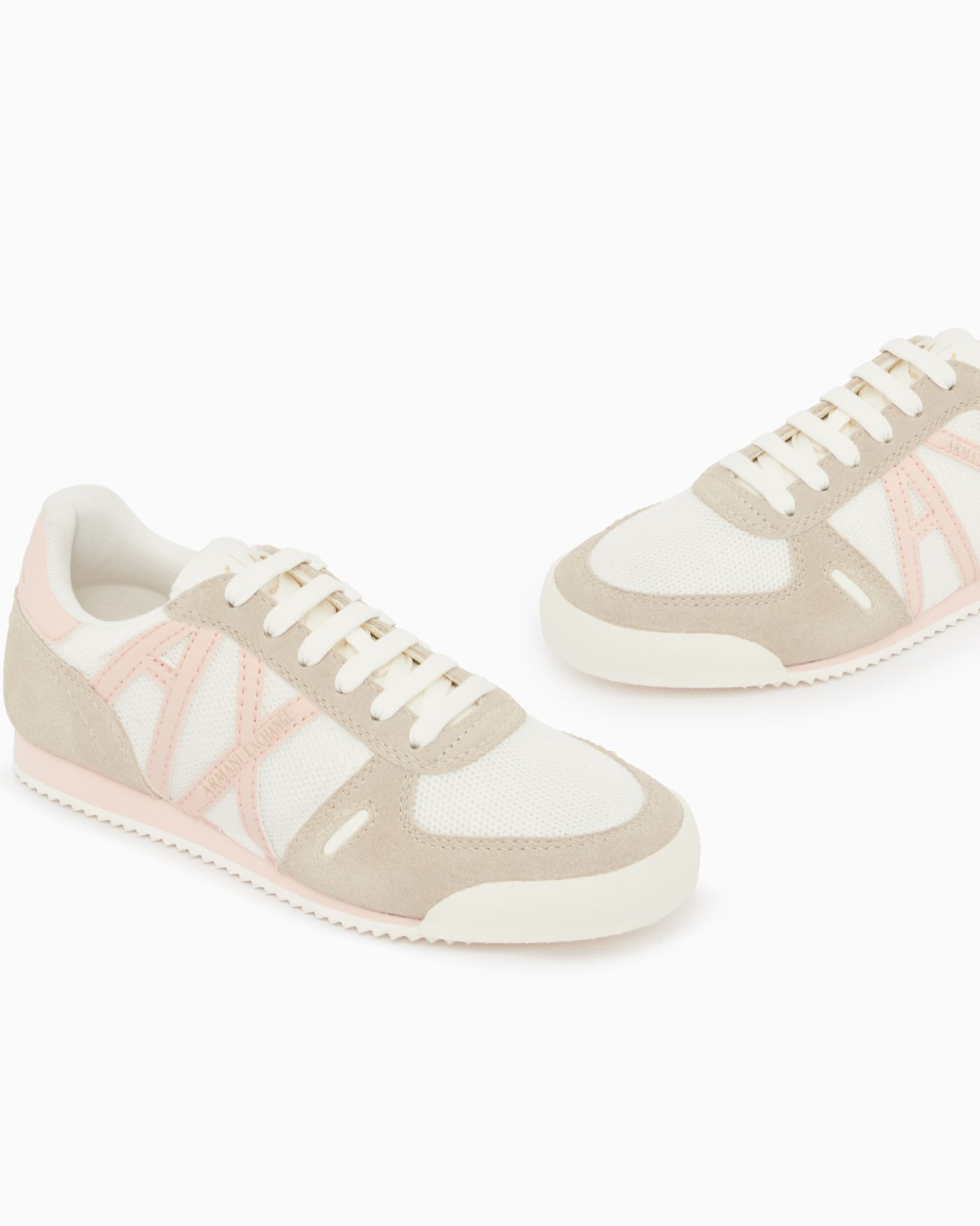 Sneakers in suede and mesh with reflective details