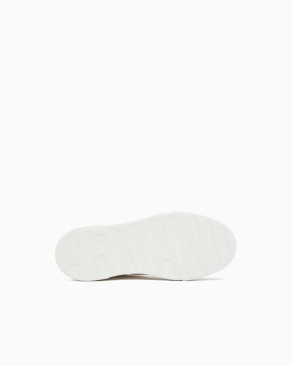 Low cut Sneakers with suede and tumbled finish