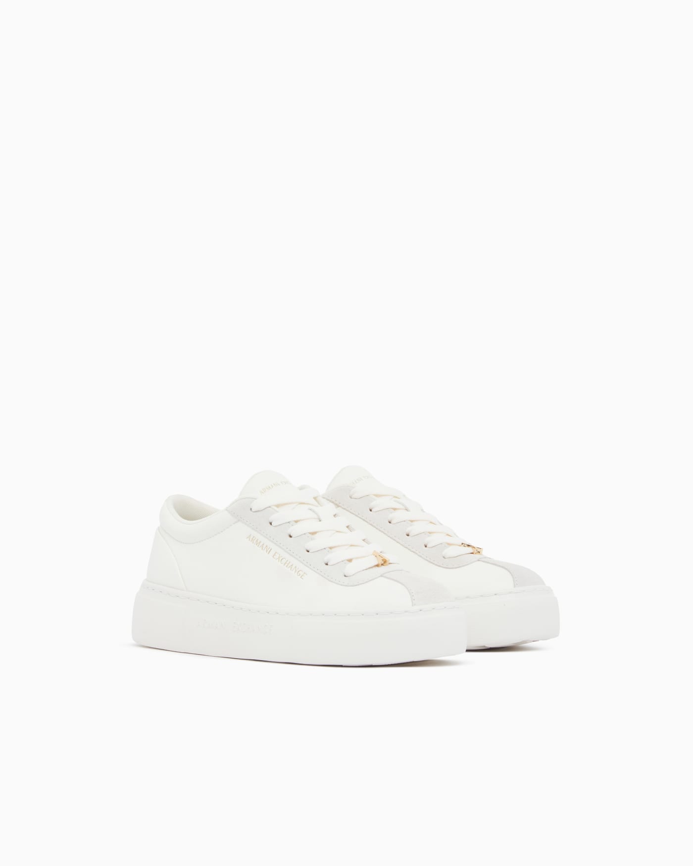 Low cut Sneakers with suede and tumbled finish