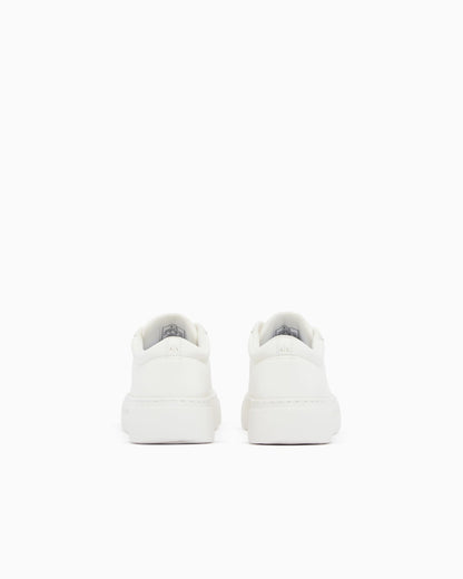 Low cut Sneakers with suede and tumbled finish