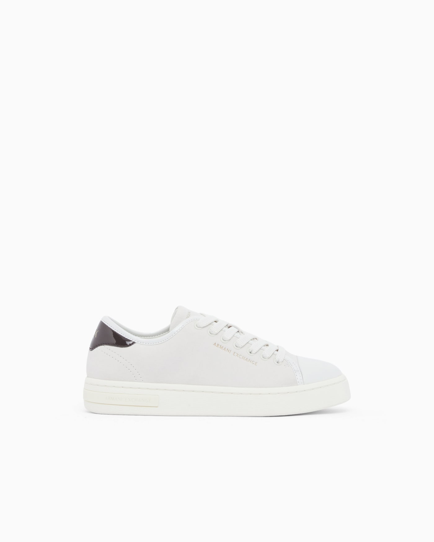 Sneakers in suede with patent inserts