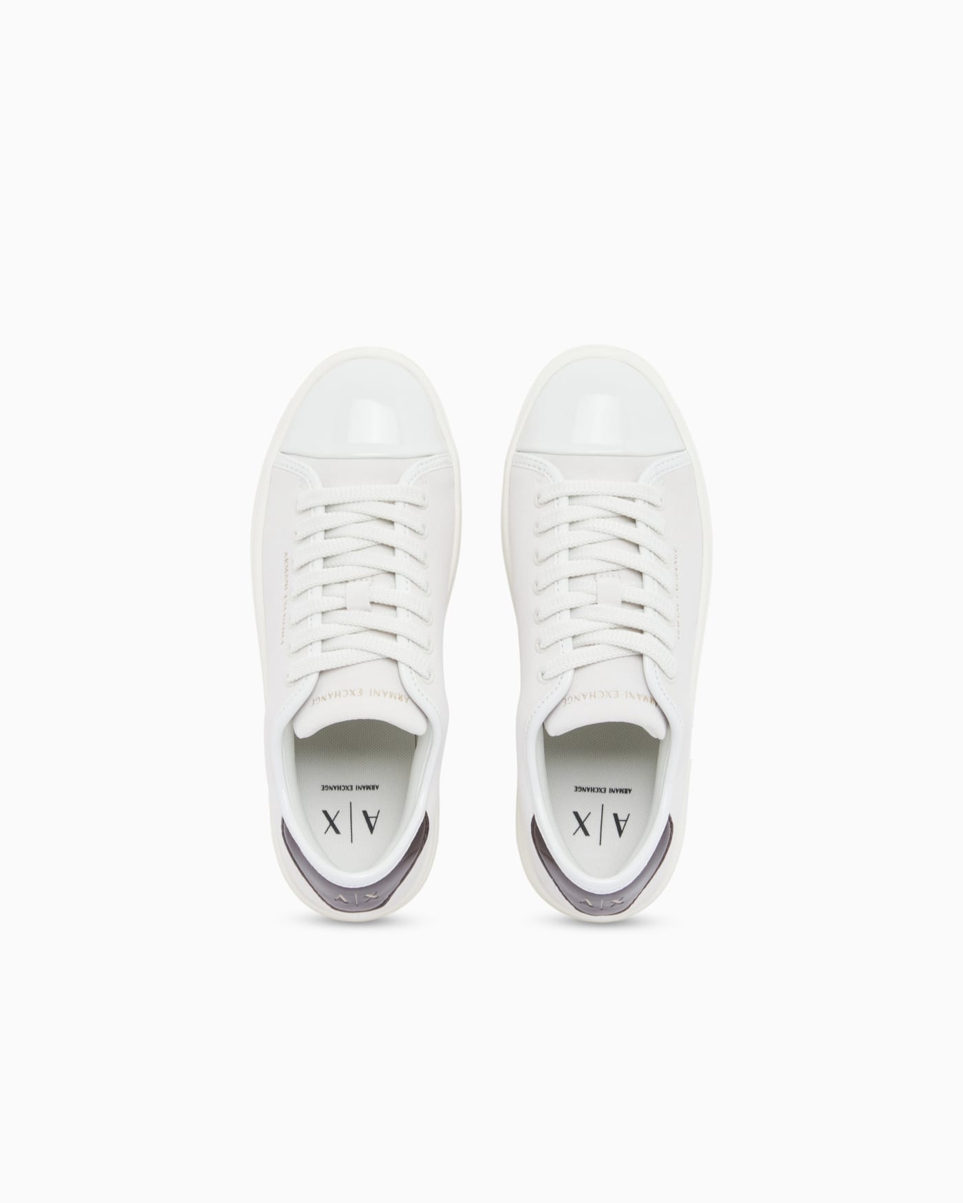 Sneakers in suede with patent inserts