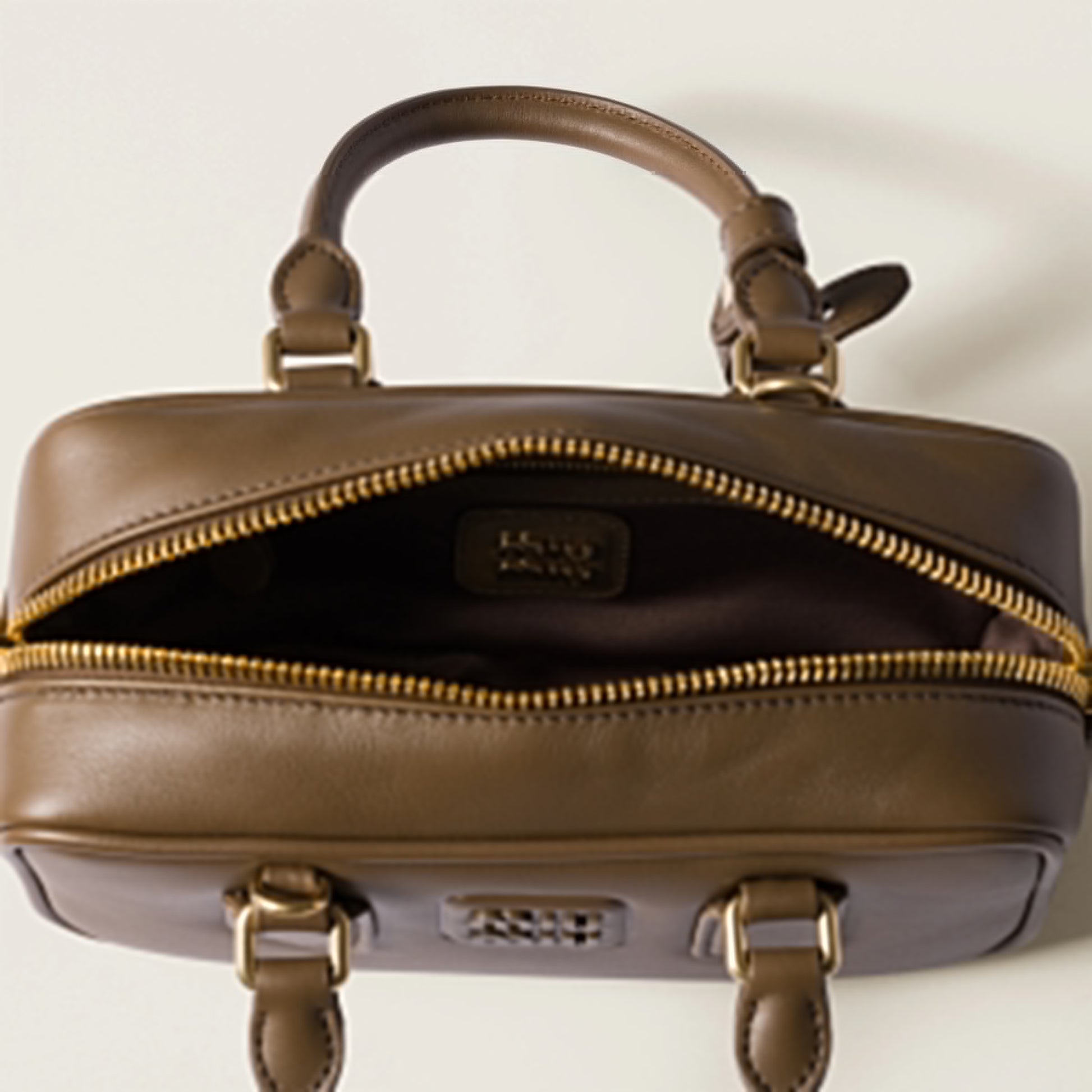 Arcadie leather bag
