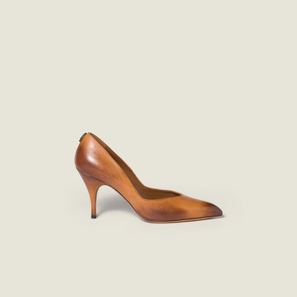 Leather pumps