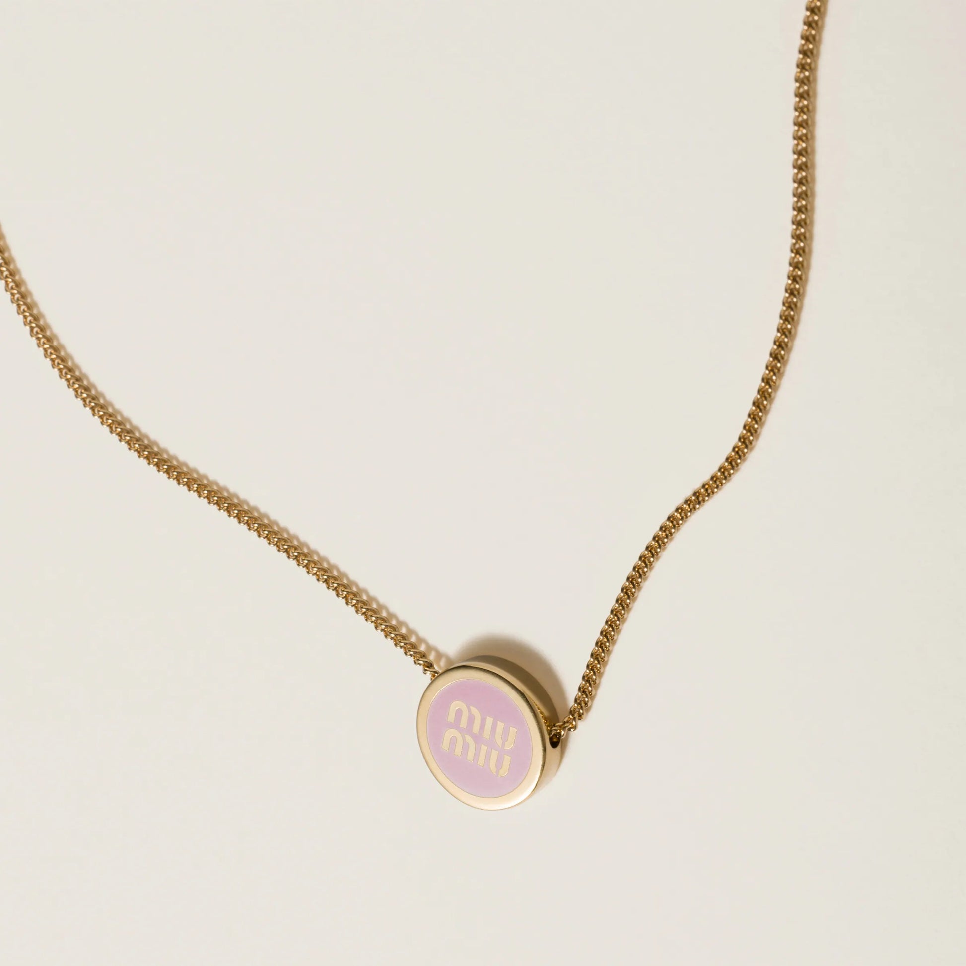 Metal necklace