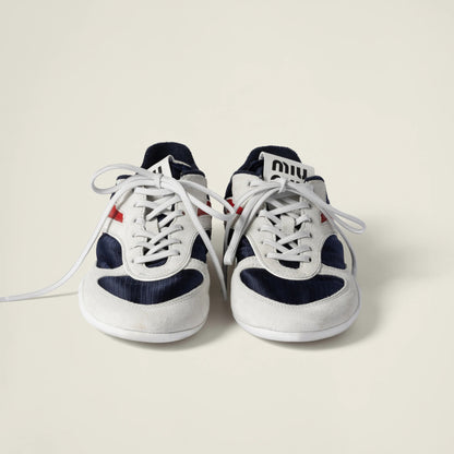 Gymnasium technical fabric and suede sneakers