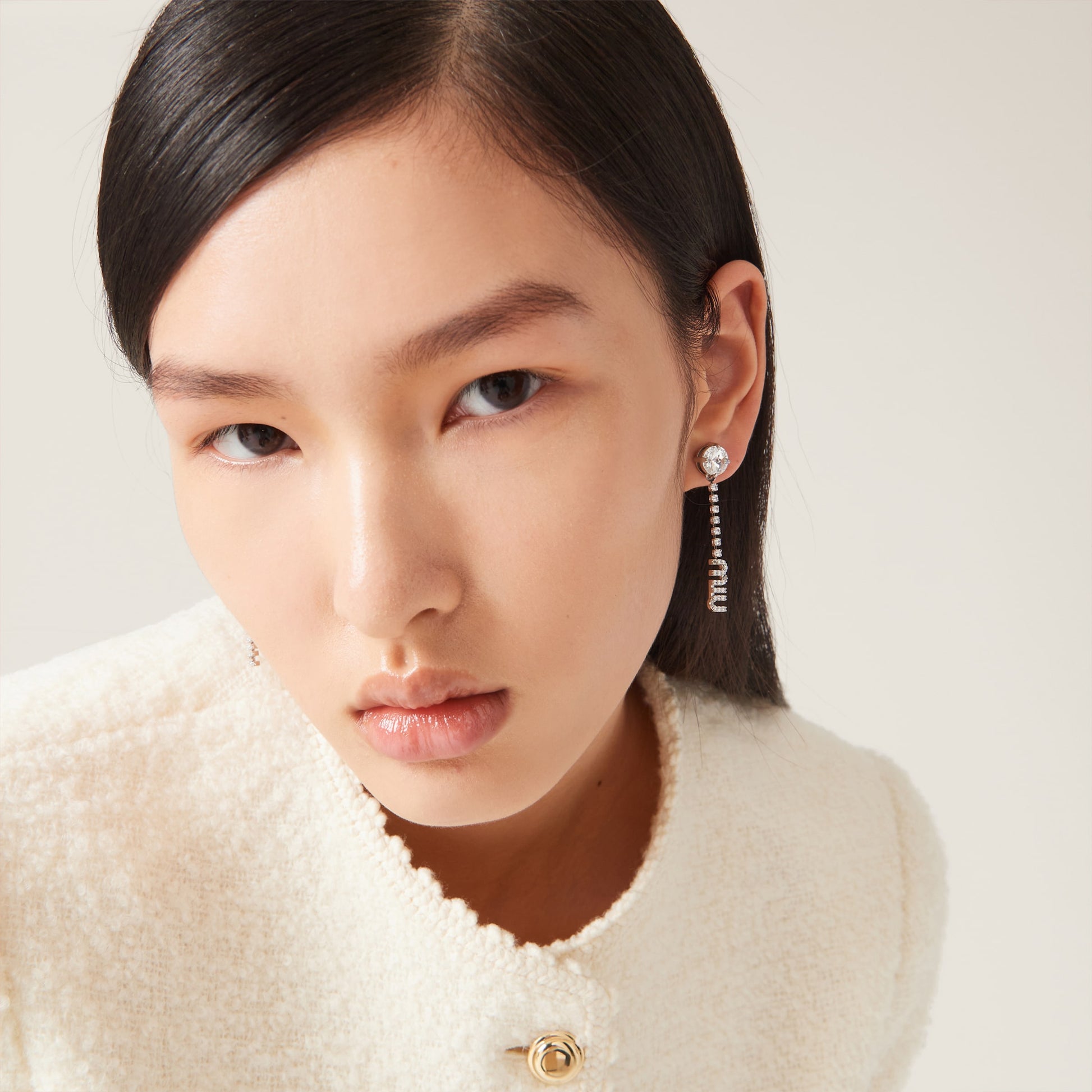 Metal earrings with crystals